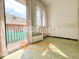 Piso, 56.00 m², cerca de bus y tren