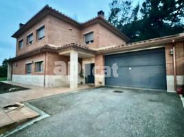 Houses (terraced house), 297.00 m², almost new, Avenida de Vilamajor