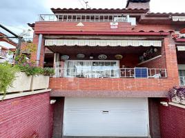 Casa (unifamiliar adosada), 195.00 m², cerca de bus y tren