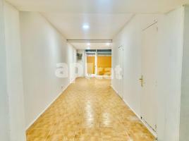 For rent business premises, 60.00 m², close to bus and metro, Calle del Marquès de Barberà