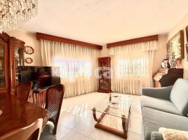 Piso, 107.00 m², cerca de bus y tren