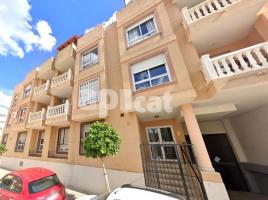 Piso, 96.00 m², cerca de bus y tren, seminuevo