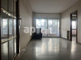 Pis, 87.00 m², حافلة قرب والقطار