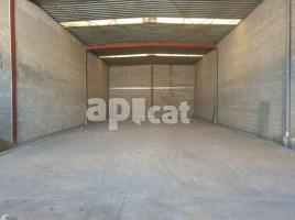 For rent industrial, 301.00 m², Calle dels Pirineus
