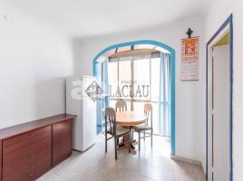 Pis, 66.00 m², près de bus et de train