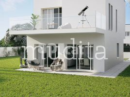  (unifamiliar aïllada), 153.00 m², près de bus et de train, presque neuf