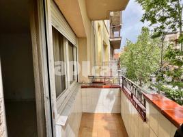 Pis, 91.00 m², près de bus et de train