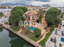 Houses (villa / tower), 541.00 m², Calle Requesens, 95