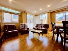 Piso, 100.00 m², cerca de bus y tren, seminuevo, Calle de Pere III, 35
