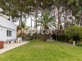 Casa (unifamiliar aislada), 225.00 m², cerca de bus y tren