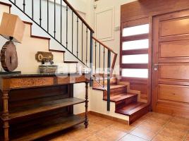 Casa (unifamiliar adosada), 281 m², seminuevo, Zona