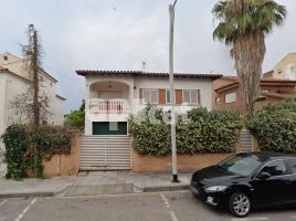 Casa (unifamiliar aislada), 100.00 m², cerca de bus y tren