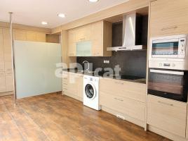  (unifamiliar adossada), 326.00 m², 附近的公共汽車和火車, 九成新, Calle Valls d'Andorra