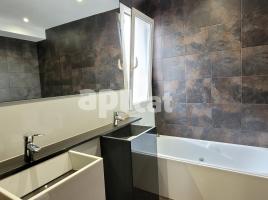 (unifamiliar adossada), 326.00 m², 附近的公共汽車和火車, 九成新, Calle Valls d'Andorra