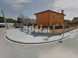  (unifamiliar aïllada), 158.00 m², près de bus et de train, presque neuf