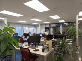 в аренду в офис, 230.00 m², Calle de Galileu