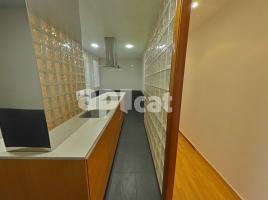 Piso, 87.00 m², cerca de bus y tren