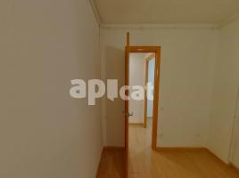 Pis, 113.00 m², prop de bus i tren