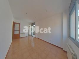 Flat, 85.00 m², near bus and train, almost new