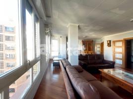 Flat, 169.00 m², near bus and train, Instituts