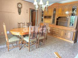 Pis, 106.00 m², in der Nähe von Bus und Bahn