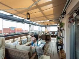 Àtic, 151.00 m², prop de bus i tren, Badalona