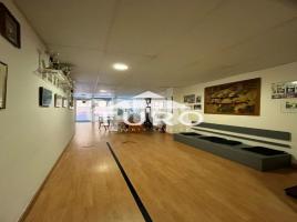 Business premises, 230 m², Zona