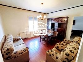 Flat, 83.00 m², near bus and train