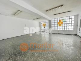 , 240.00 m², in der Nähe von Bus und Bahn, Calle de Huelva, 66