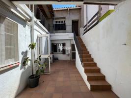 租 unifamiliar aïllada, 348.00 m²