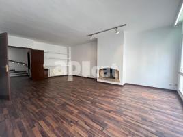  (unifamiliar aïllada), 301.00 m², in der Nähe von Bus und Bahn, Jorba