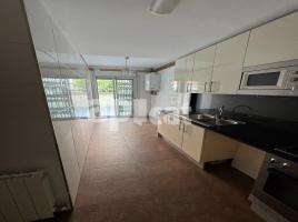 Piso, 116.00 m², cerca de bus y tren, seminuevo
