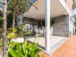 Houses (detached house), 275.00 m², near bus and train