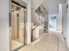 Àtic, 68.00 m², 九成新, Calle Roger de Lluria, 5