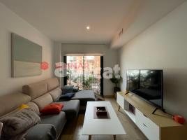 Flat, 54.00 m², close to bus and metro, almost new