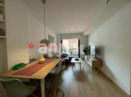 Flat, 54.00 m², close to bus and metro, almost new