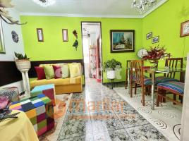 Flat, 52.00 m², close to bus and metro