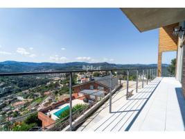 Unifamiliar aïllada, 270.00 m², fast neu