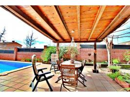 Detached house, 217.00 m², almost new