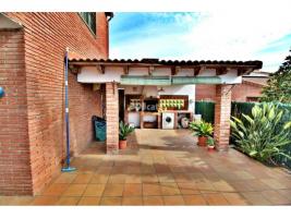 Detached house, 217.00 m², almost new
