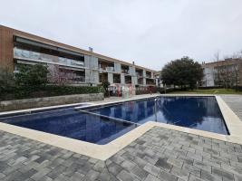For rent flat, 104.00 m², almost new