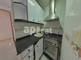 Pis, 54.00 m², près de bus et de train