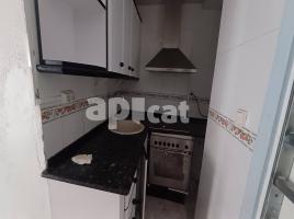 Pis, 54.00 m², près de bus et de train