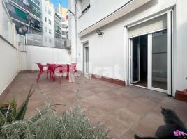 Pis, 114.00 m², près de bus et de train