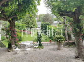  (xalet / torre), 880.00 m², près de bus et de train