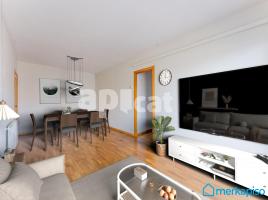 Pis, 88.00 m², près de bus et de train