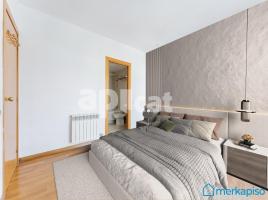 Pis, 88.00 m², près de bus et de train