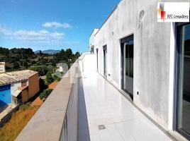 Àtic, 96.00 m², 附近的公共汽車和火車, 九成新