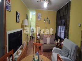 Pis, 60.00 m², حافلة قرب والقطار