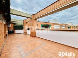 Ático, 83.00 m², cerca de bus y tren